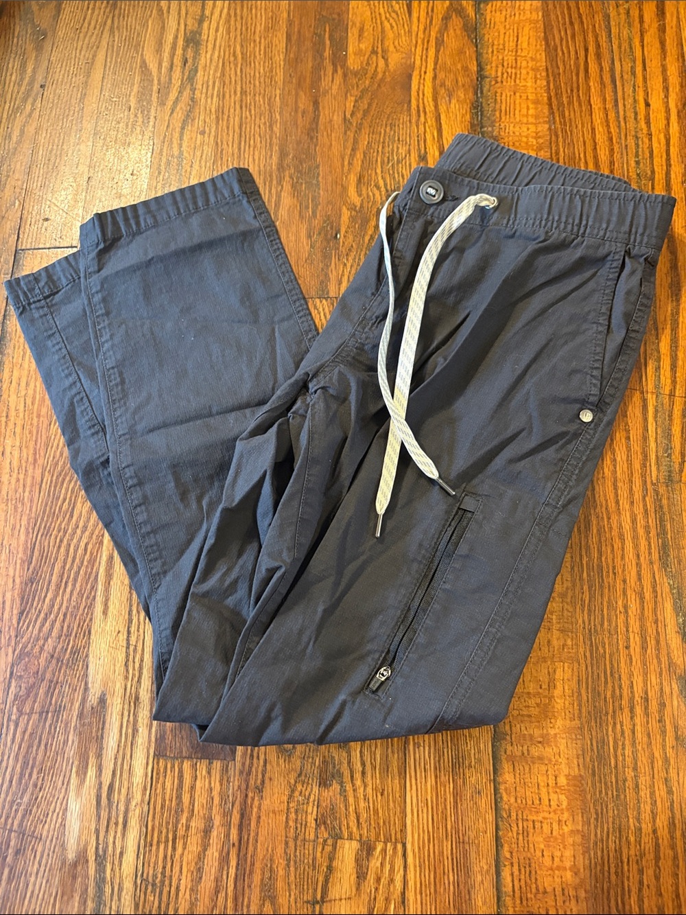 🎉Vuori Charcoal Drawstring RipStop Jogger Pants!